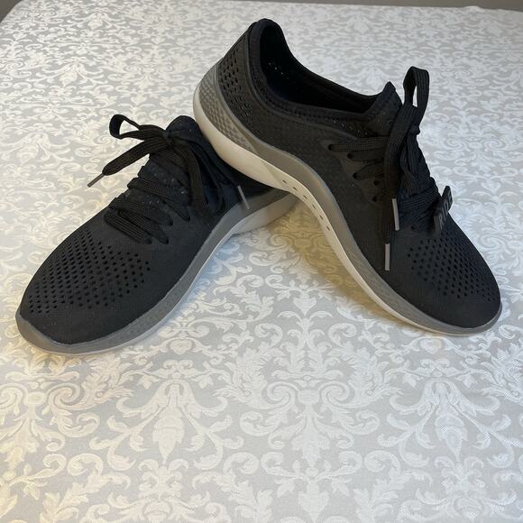 EUC Crocs Women's 9 Literide 360 Pacer Black Walking Shoes Waterproof MINT! - Picture 1 of 10